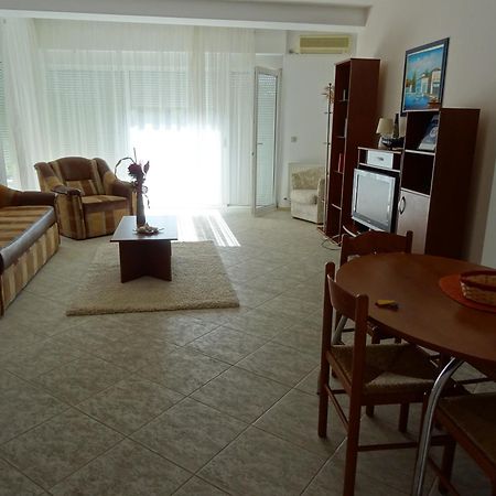 Club Topaz Apartments Neptun Ngoại thất bức ảnh