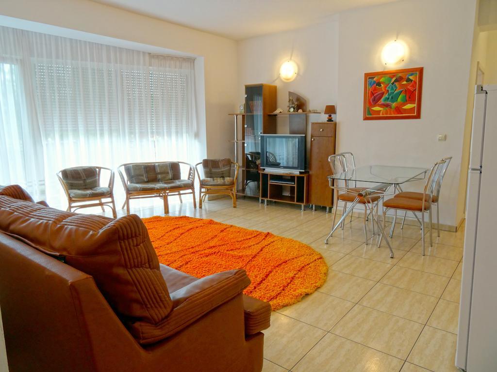 Club Topaz Apartments Neptun Phòng bức ảnh