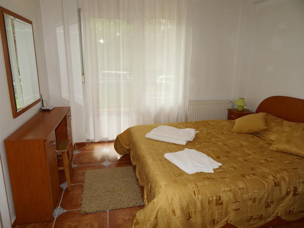 Club Topaz Apartments Neptun Phòng bức ảnh