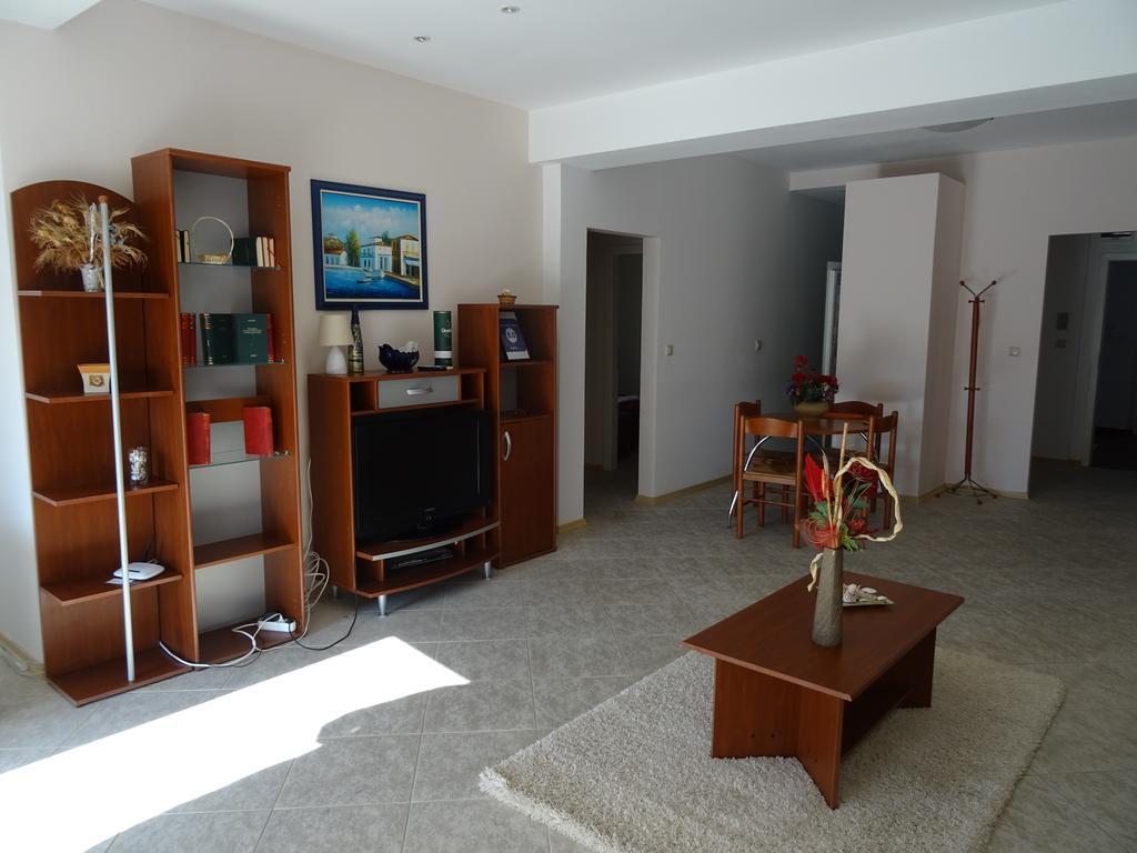 Club Topaz Apartments Neptun Ngoại thất bức ảnh