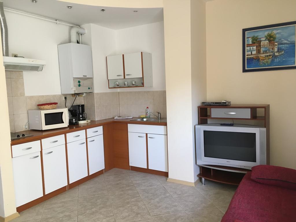 Club Topaz Apartments Neptun Phòng bức ảnh