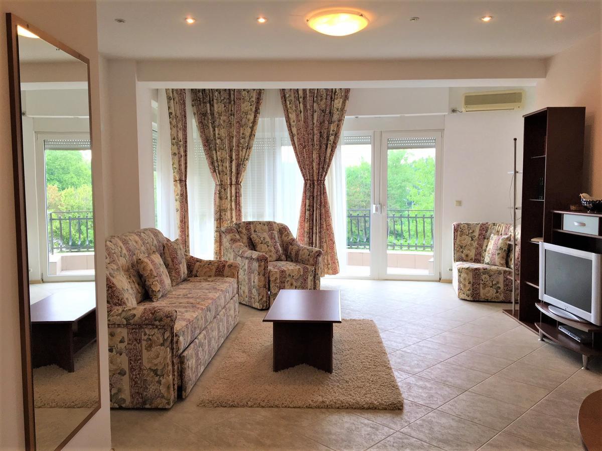 Club Topaz Apartments Neptun Ngoại thất bức ảnh