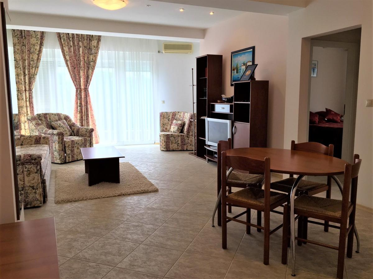 Club Topaz Apartments Neptun Ngoại thất bức ảnh